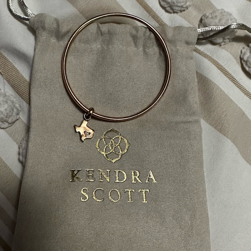 Kendra Scott Charm Bangle Bracelet 🤩